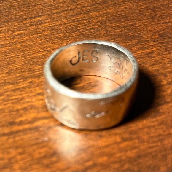 Silver Leaf Engraved Ring - Picture 2 of 4